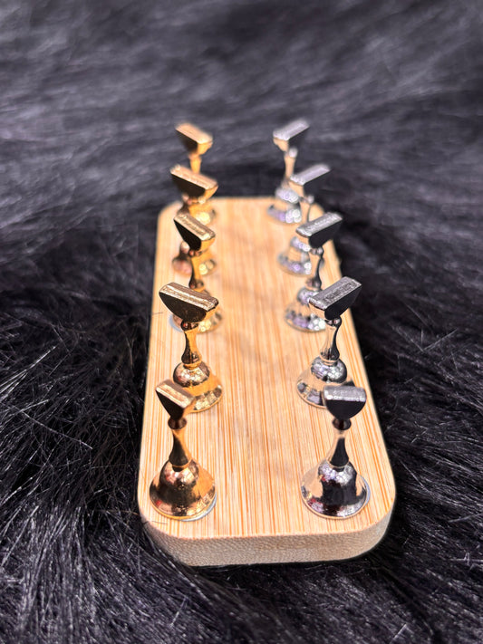 Bolt Bee Nail stand